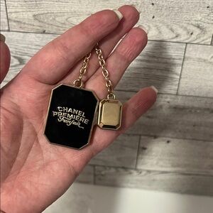 GWP- Premiere Black and Gold Pendant Keychain